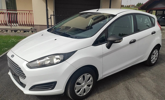Ford Fiesta cena 32500 przebieg: 134000, rok produkcji 2015 z Brzozów małe 631